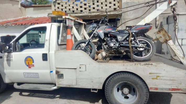 Detienen a cuatro jóvenes en Tlalnepantla tras seguimiento con cámaras de vigilancia.
